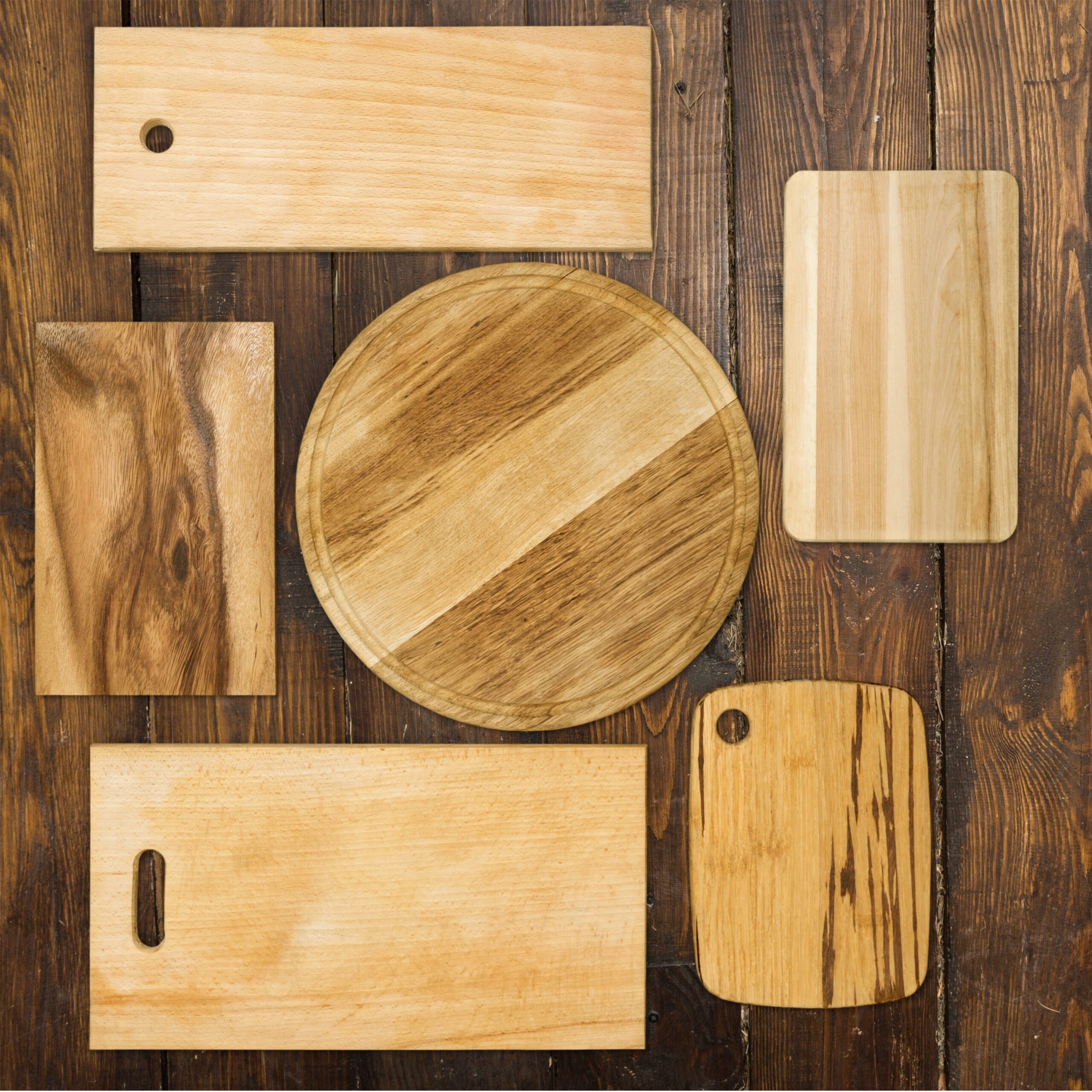 set of chopping different old boards isolated on white Mini tabla Circular madera de pino
