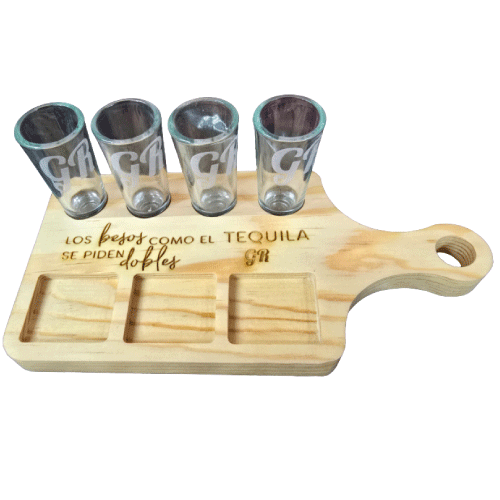 Set tabla y vasos tequileros en madera de Pino personalizado 3 espacios